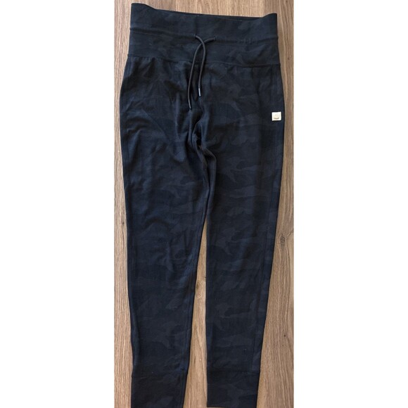 Vuori Rise And Shine Leggings, Womens Size Medium, Black Camo, Drawstring - Picture 2 of 14